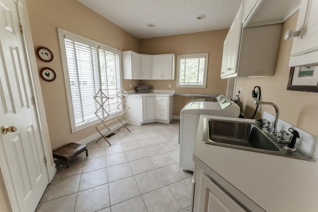 444 Sparks Avenue Jamestown KY 42629