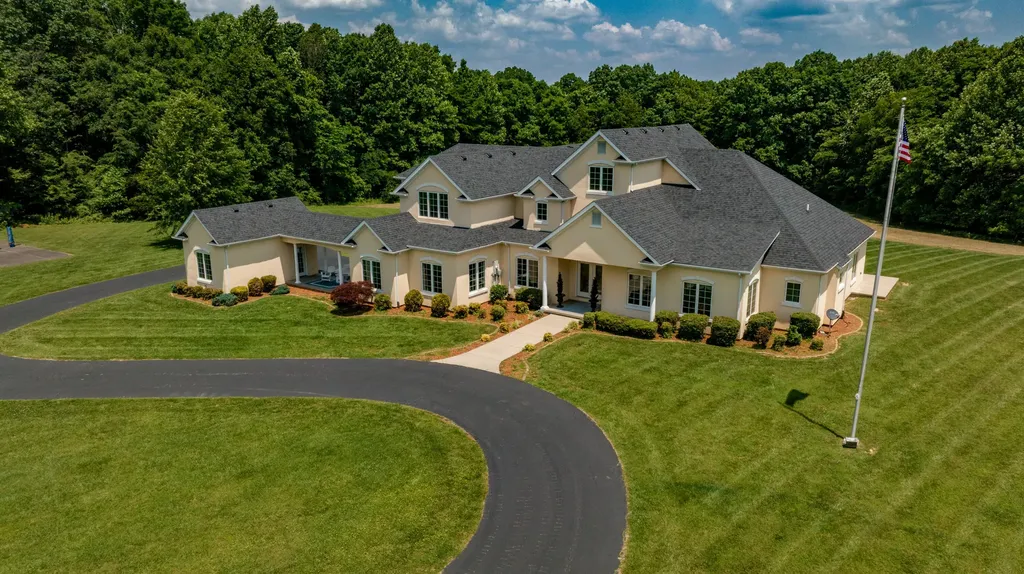 444 Sparks Avenue Jamestown KY 42629