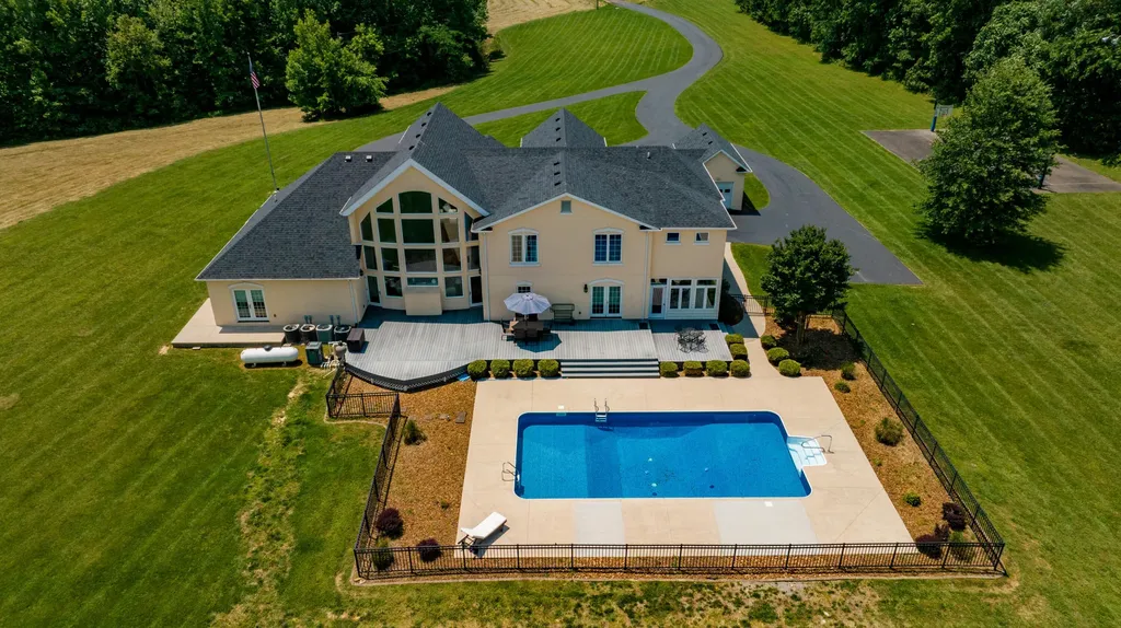 444 Sparks Avenue Jamestown KY 42629