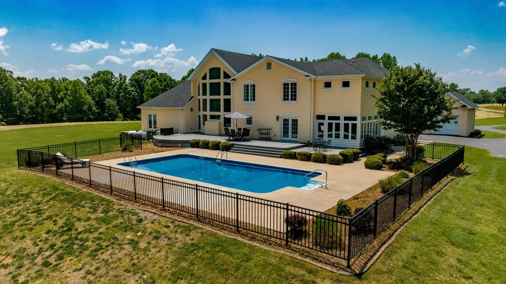 444 Sparks Avenue Jamestown KY 42629