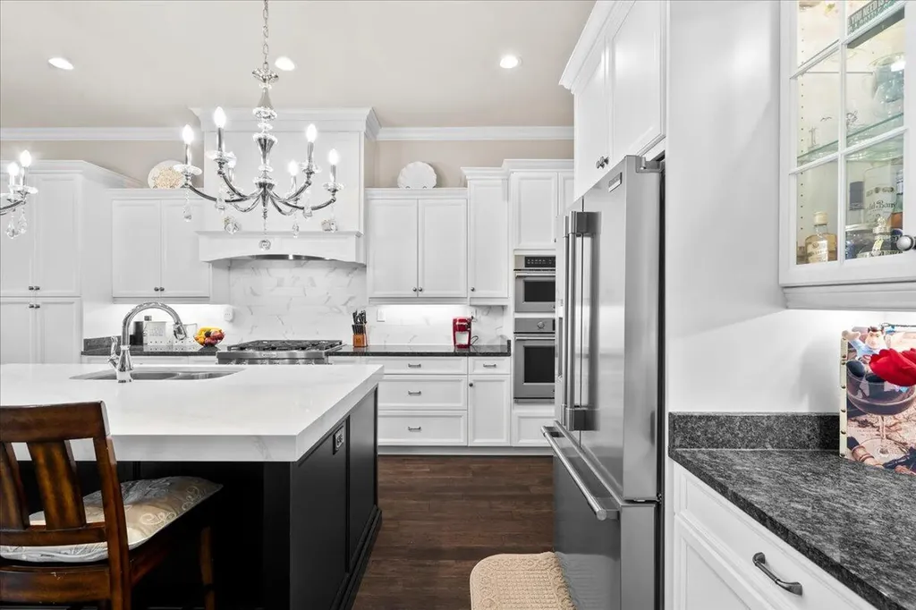2428 Lorenzo Way Lexington KY 40509