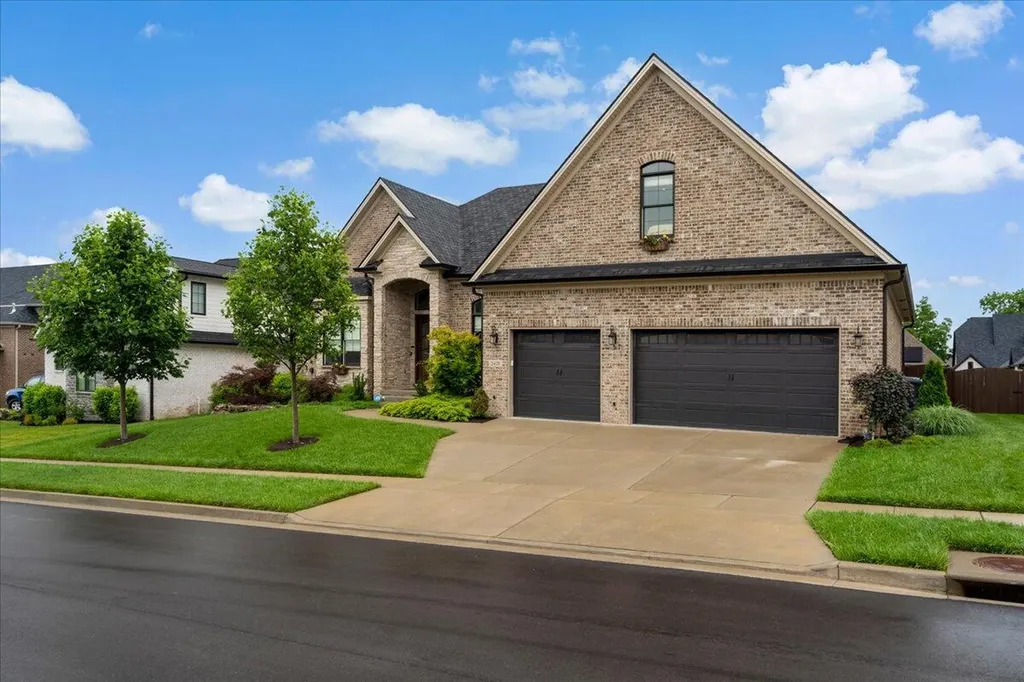 2428 Lorenzo Way Lexington KY 40509