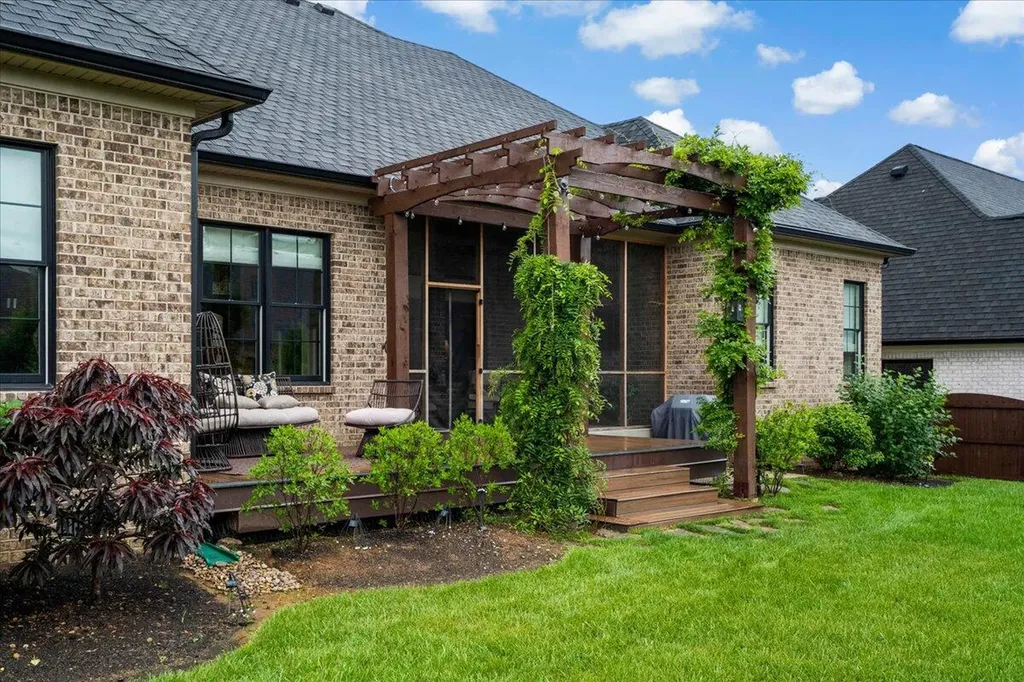 2428 Lorenzo Way Lexington KY 40509