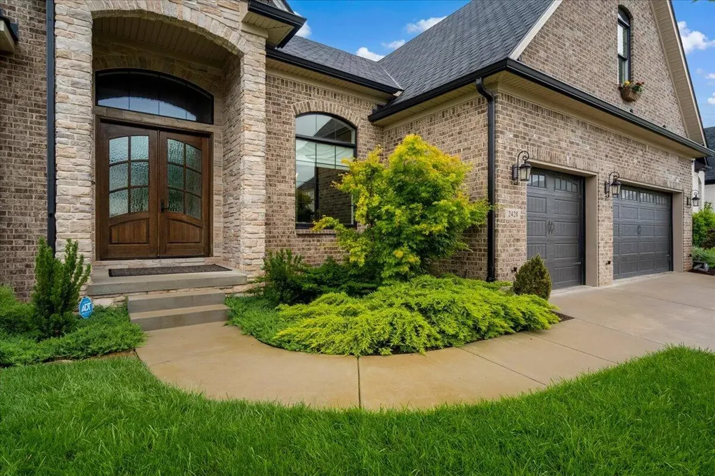 2428 Lorenzo Way Lexington KY 40509