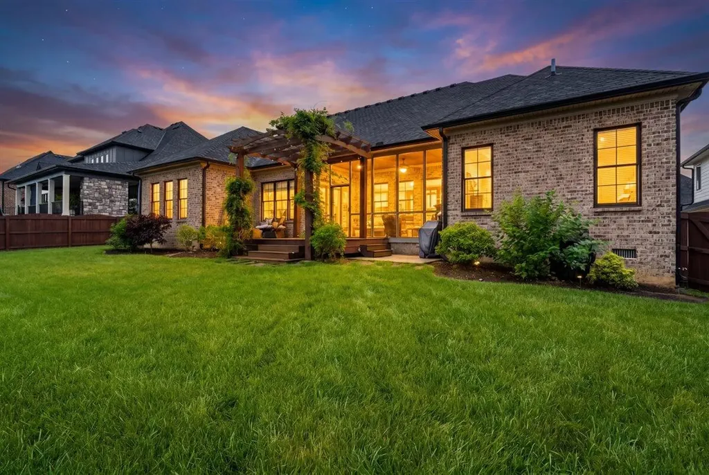 2428 Lorenzo Way Lexington KY 40509