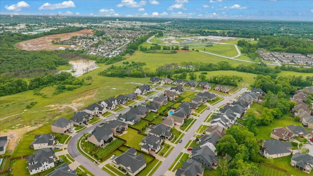 2428 Lorenzo Way Lexington KY 40509