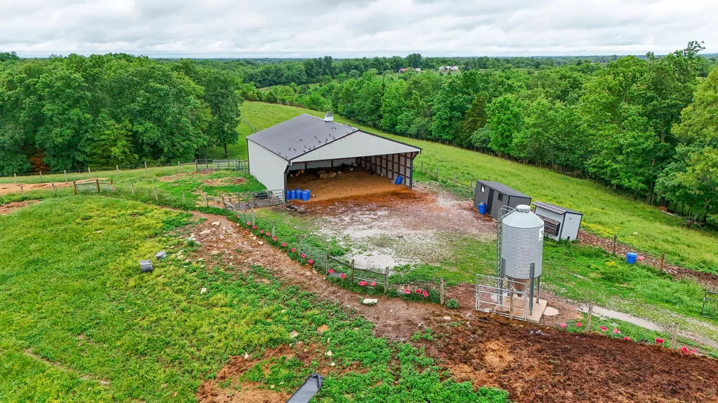 1121A Ashby Road Lawrenceburg KY 40342