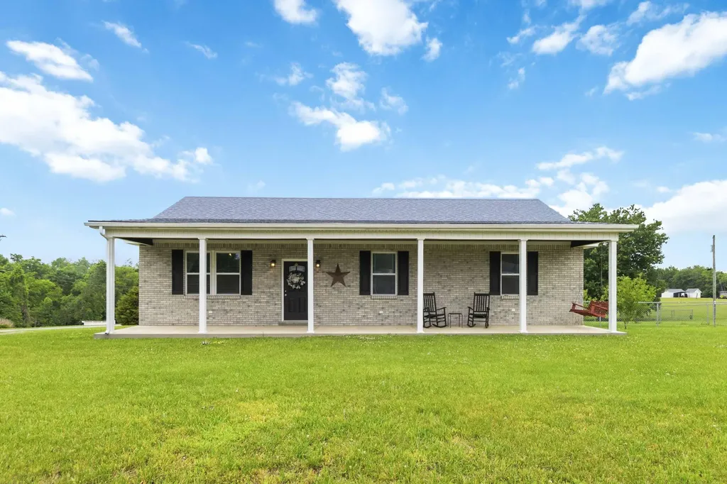 24 Brook Way Waynesburg KY 40489