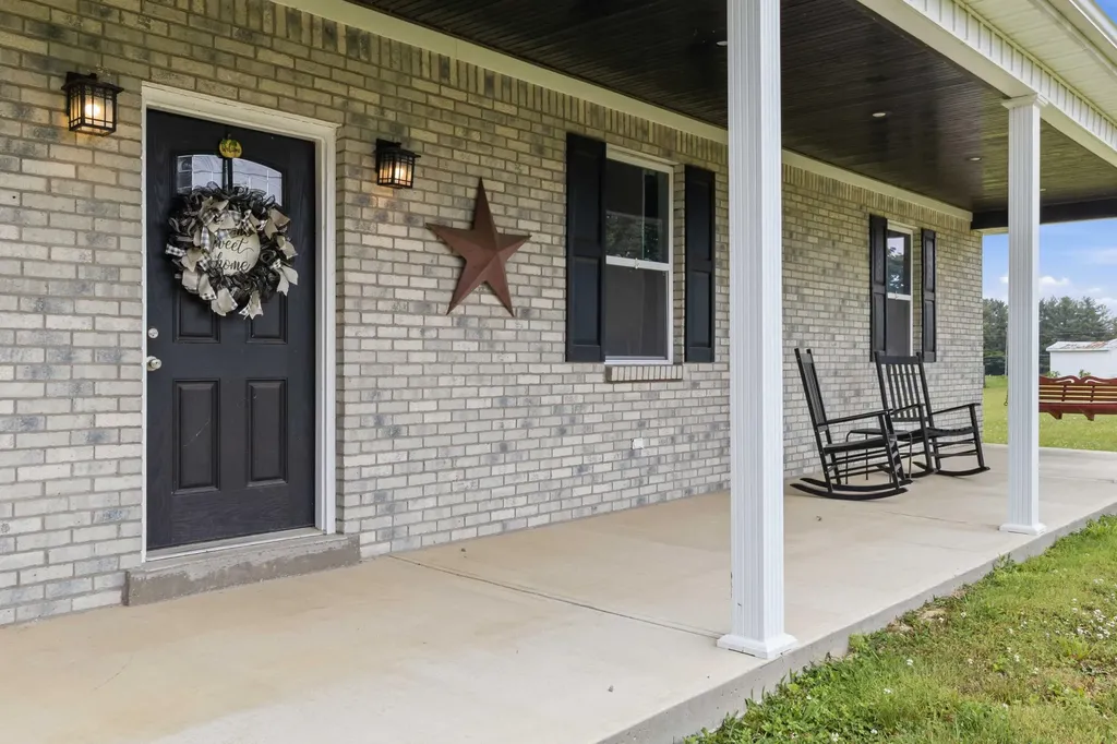 24 Brook Way Waynesburg KY 40489