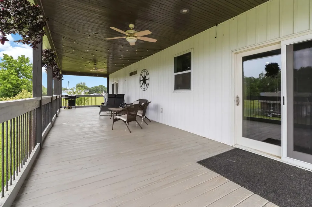 24 Brook Way Waynesburg KY 40489