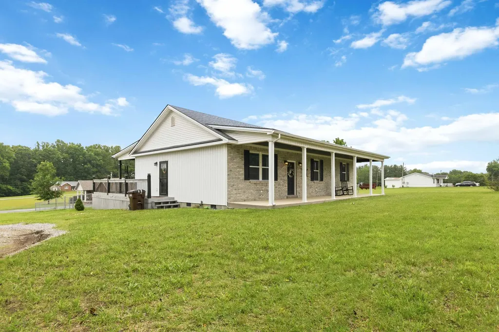 24 Brook Way Waynesburg KY 40489