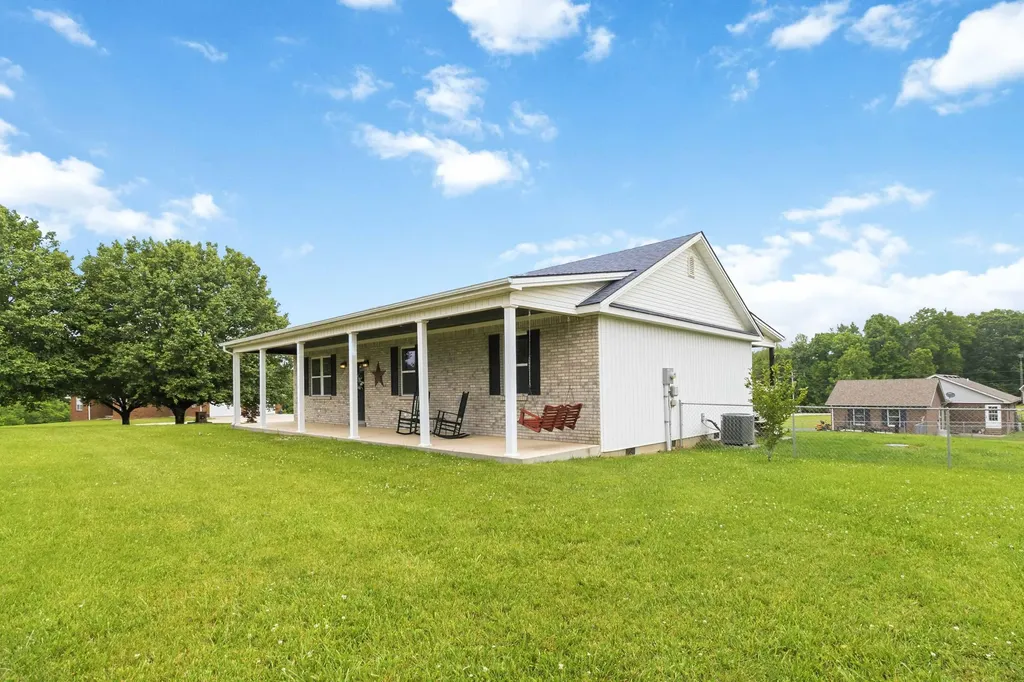 24 Brook Way Waynesburg KY 40489
