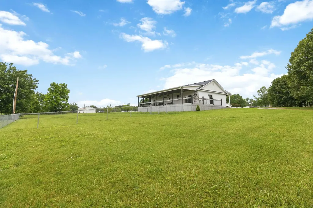 24 Brook Way Waynesburg KY 40489