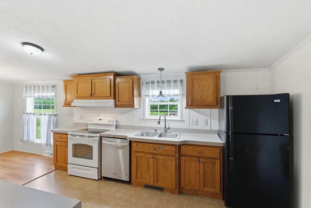 2138 W Kentucky 1842 Cynthiana KY 41031