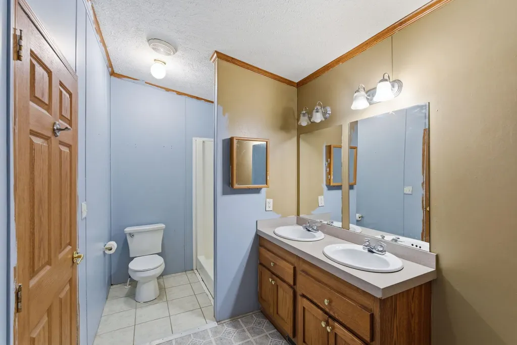 2138 W Kentucky 1842 Cynthiana KY 41031