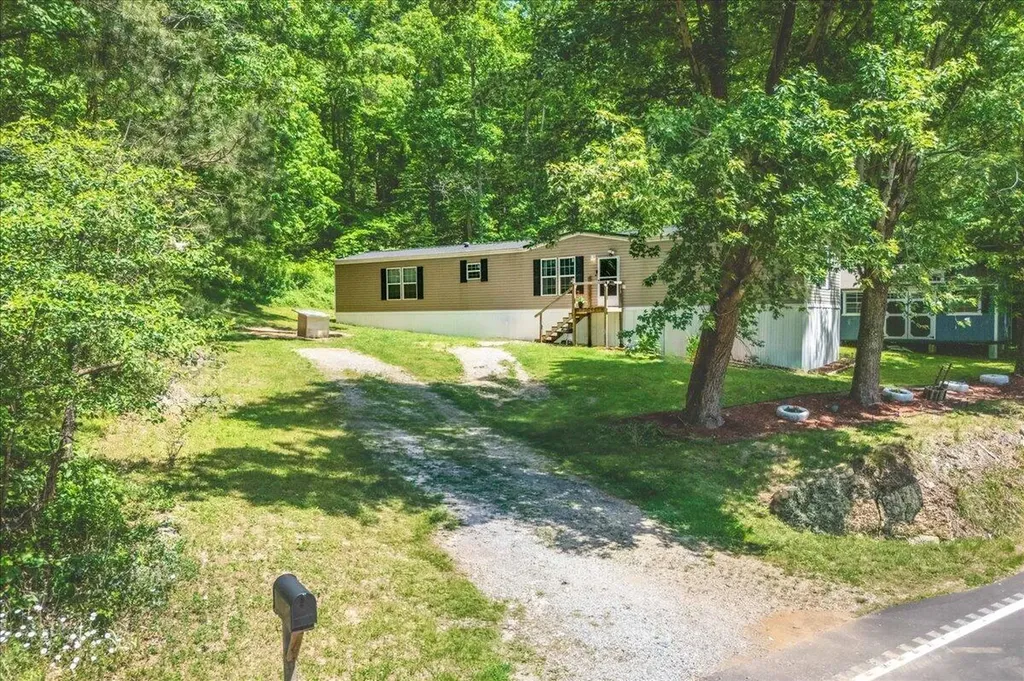 1380 State Highway 472 Manchester KY 40962