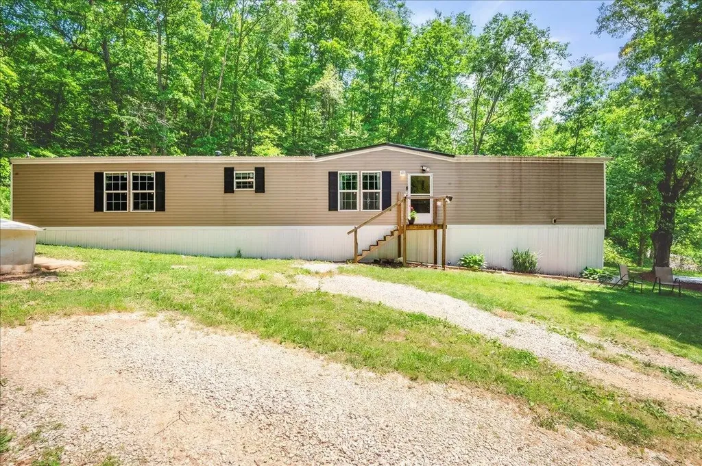 1380 State Highway 472 Manchester KY 40962