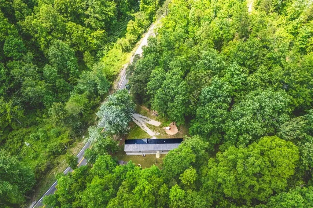 1380 State Highway 472 Manchester KY 40962