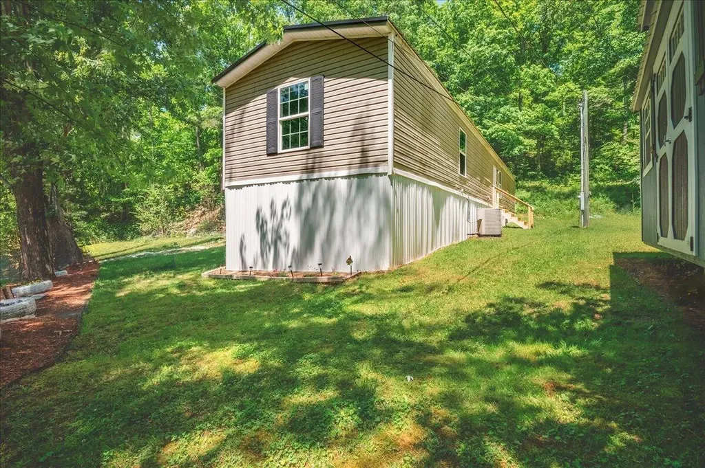 1380 State Highway 472 Manchester KY 40962