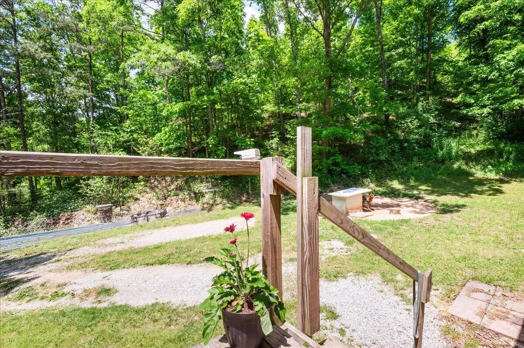 1380 State Highway 472 Manchester KY 40962