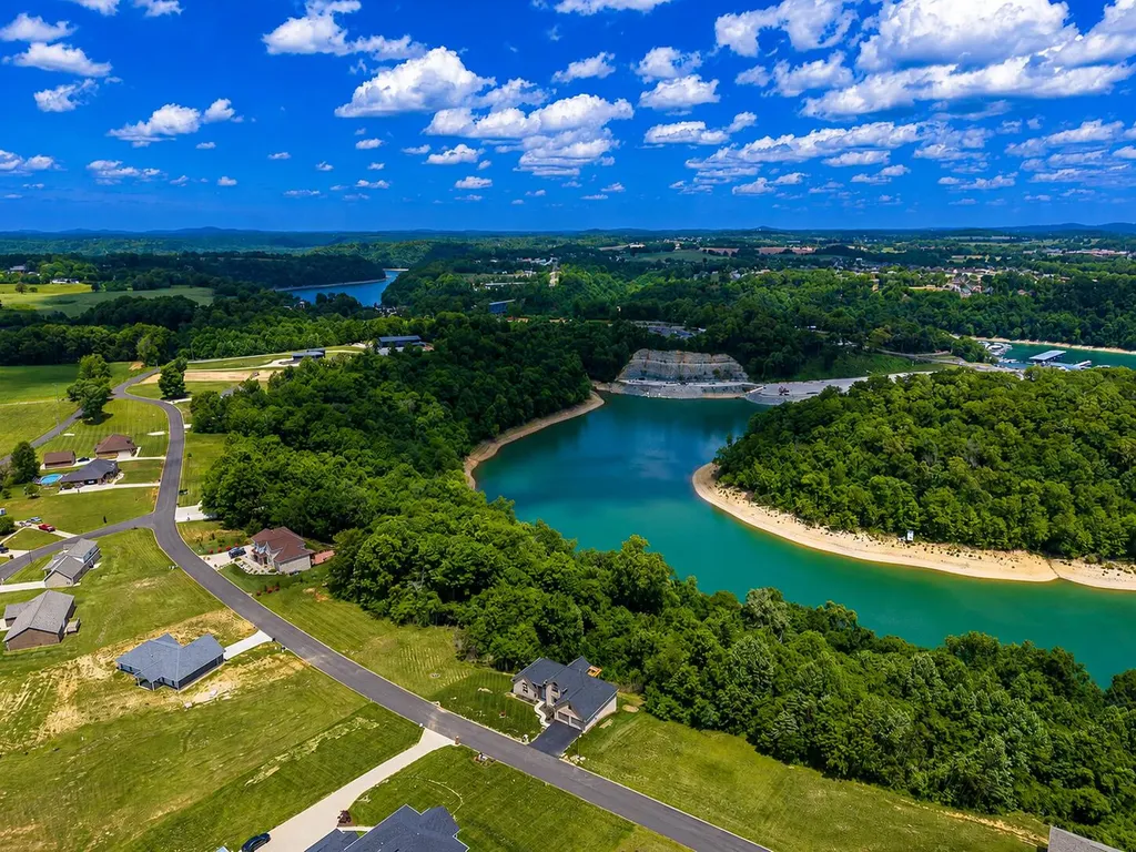 602 Knoll Lane Nancy KY 42544