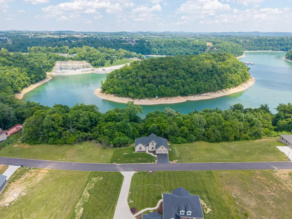602 Knoll Lane Nancy KY 42544