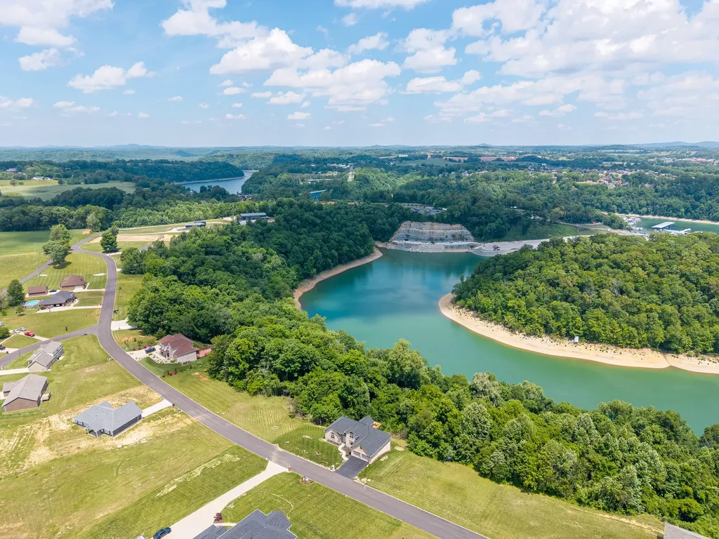 602 Knoll Lane Nancy KY 42544