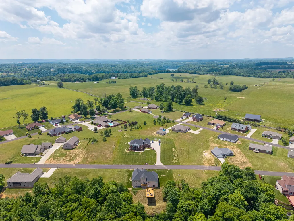 602 Knoll Lane Nancy KY 42544