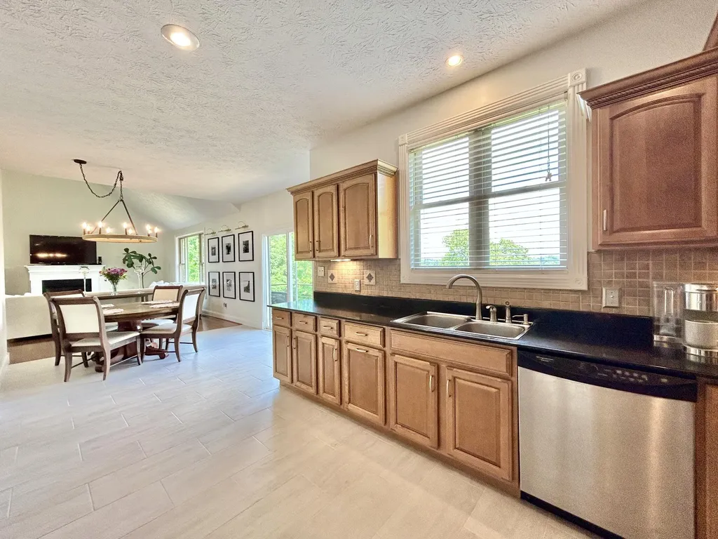 602 Knoll Lane Nancy KY 42544