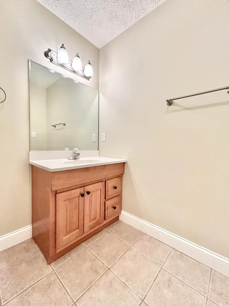602 Knoll Lane Nancy KY 42544
