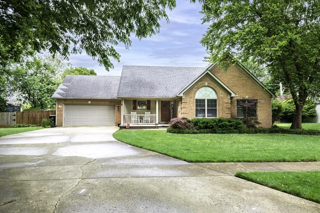 453 Gleneagles Way Versailles KY 40383