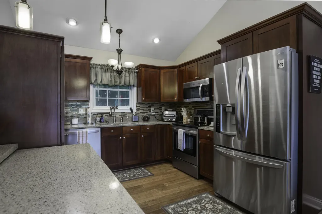 453 Gleneagles Way Versailles KY 40383