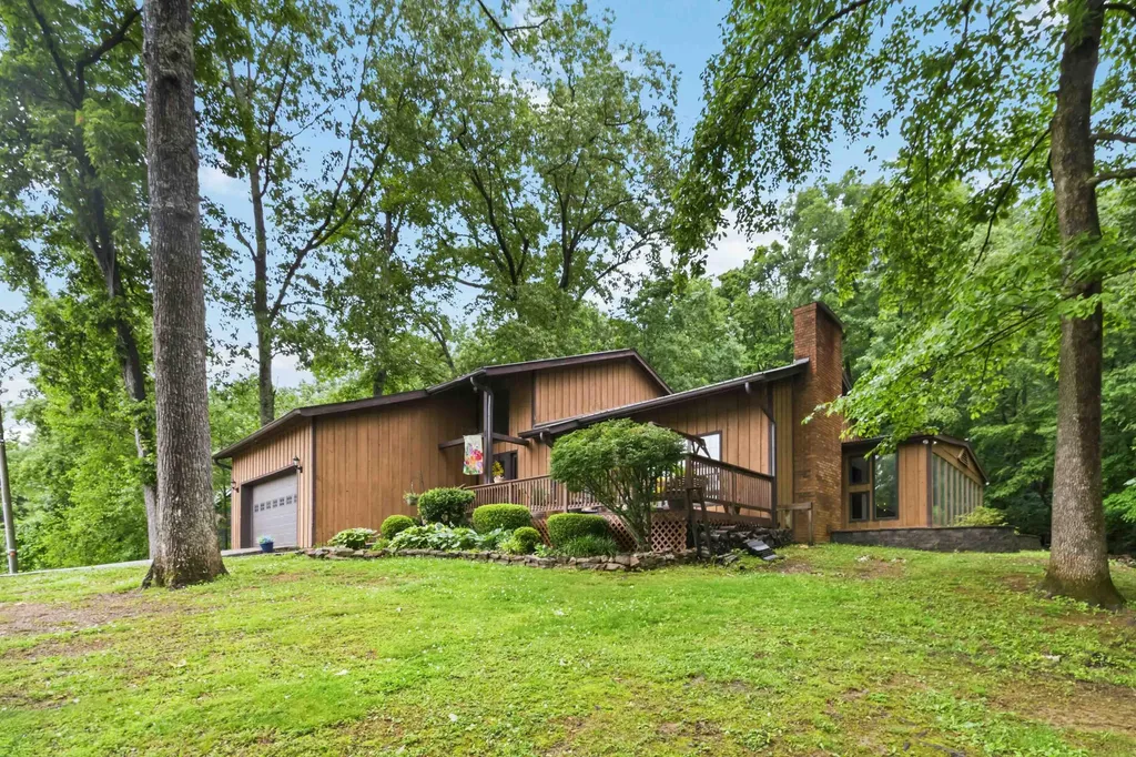 230 Whispering Oaks Drive Somerset KY 42503