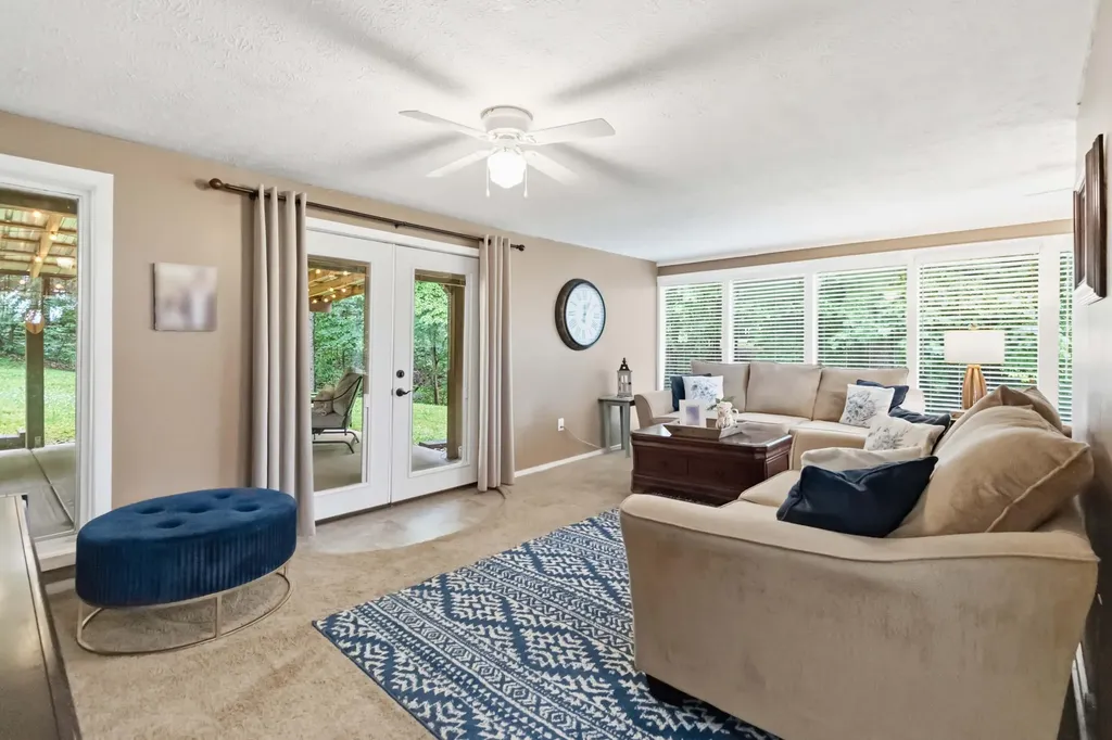 230 Whispering Oaks Drive Somerset KY 42503