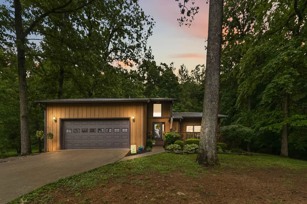 230 Whispering Oaks Drive Somerset KY 42503