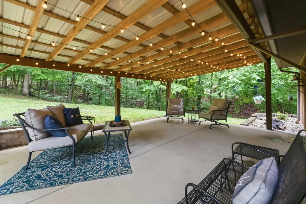 230 Whispering Oaks Drive Somerset KY 42503