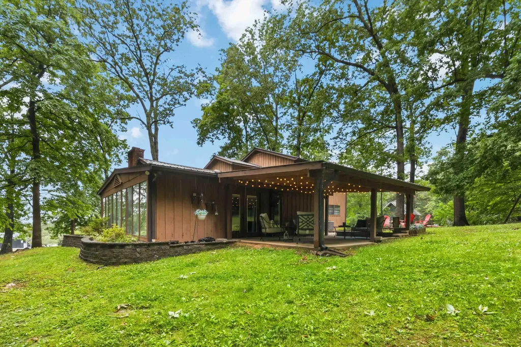 230 Whispering Oaks Drive Somerset KY 42503
