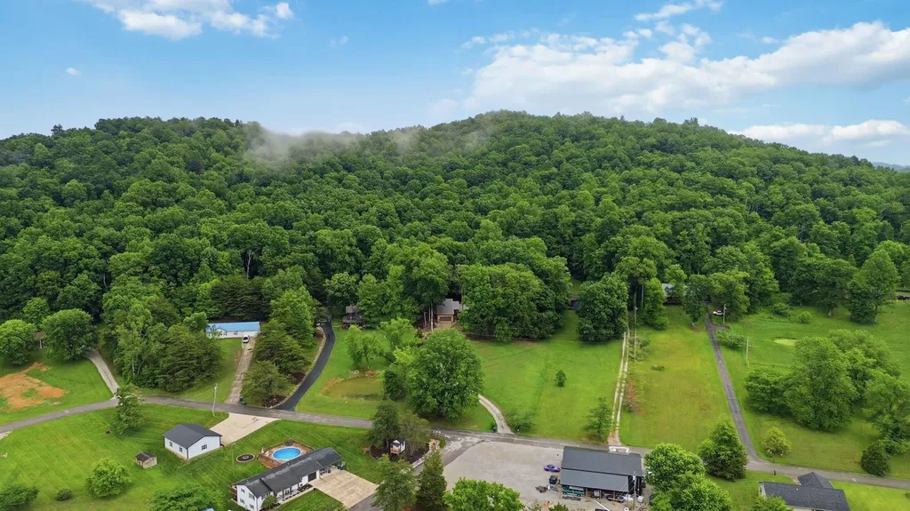 230 Whispering Oaks Drive Somerset KY 42503