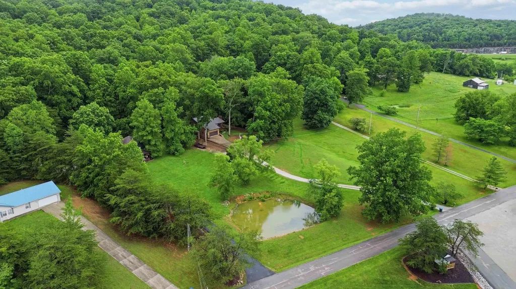 230 Whispering Oaks Drive Somerset KY 42503