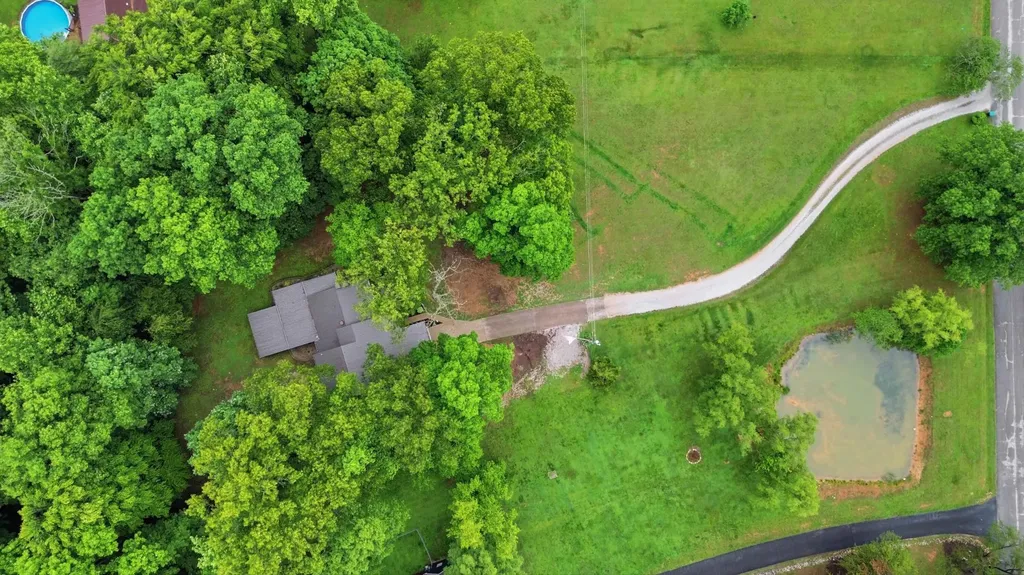 230 Whispering Oaks Drive Somerset KY 42503