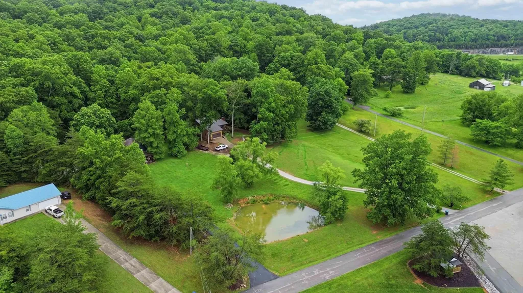 230 Whispering Oaks Drive Somerset KY 42503