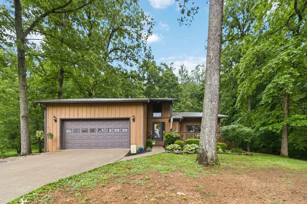 230 Whispering Oaks Drive Somerset KY 42503