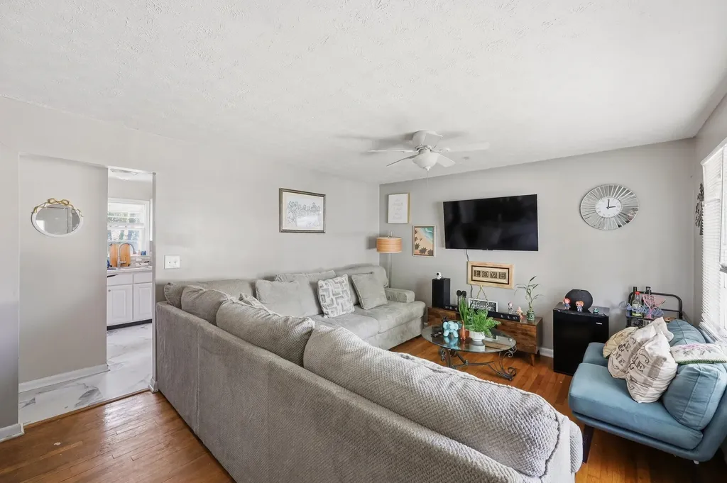 345 Larkwood Drive Lexington KY 40509