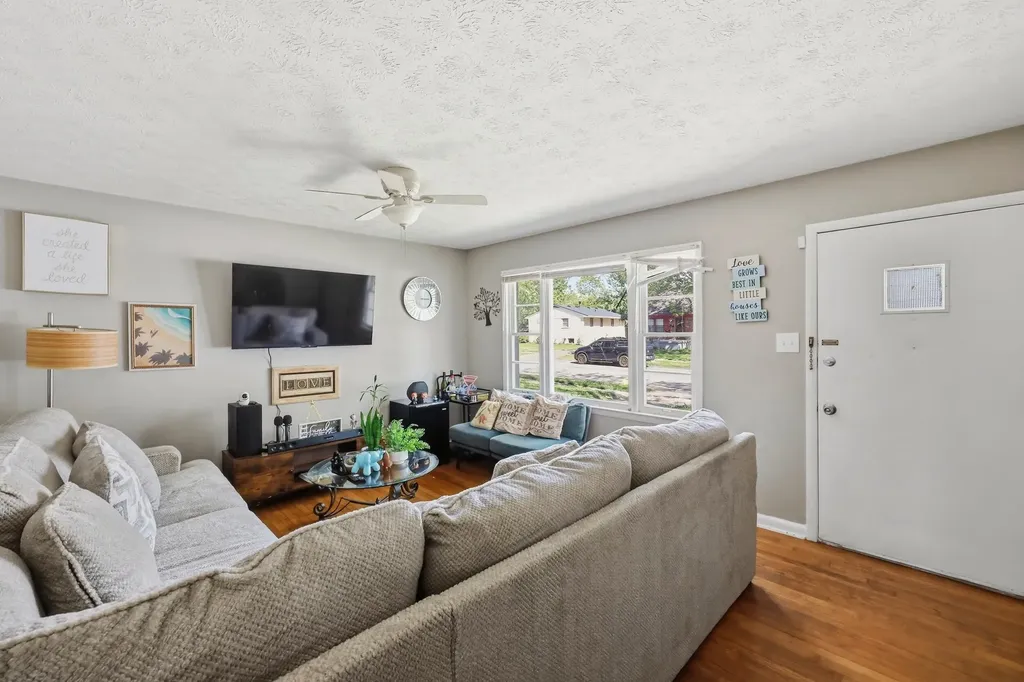 345 Larkwood Drive Lexington KY 40509