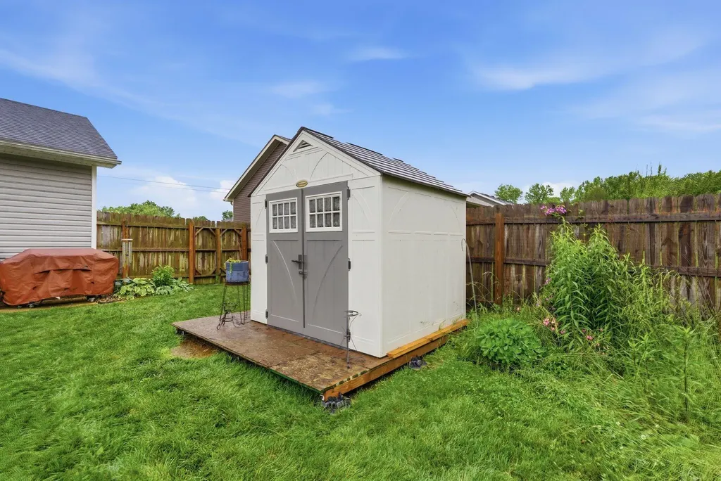 1046 Rainbow Way Lawrenceburg KY 40342