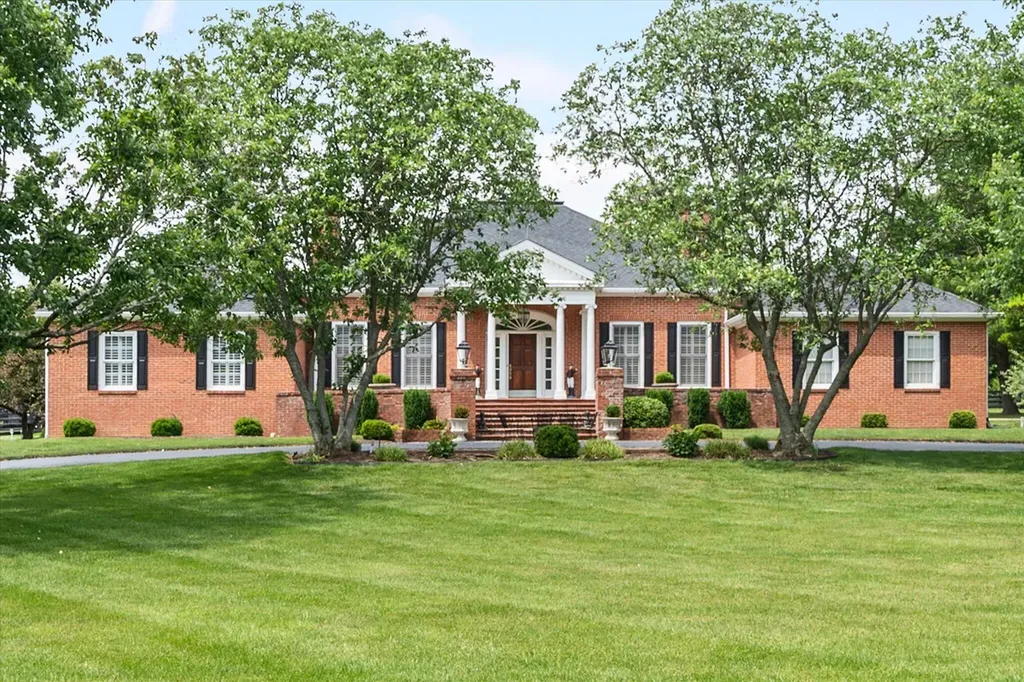 181 Wedgewood Drive Shelbyville KY 40065