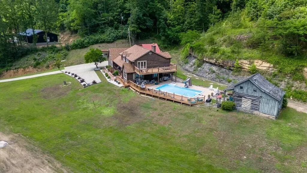 357 Fred's Fork Prestonsburg KY 41653