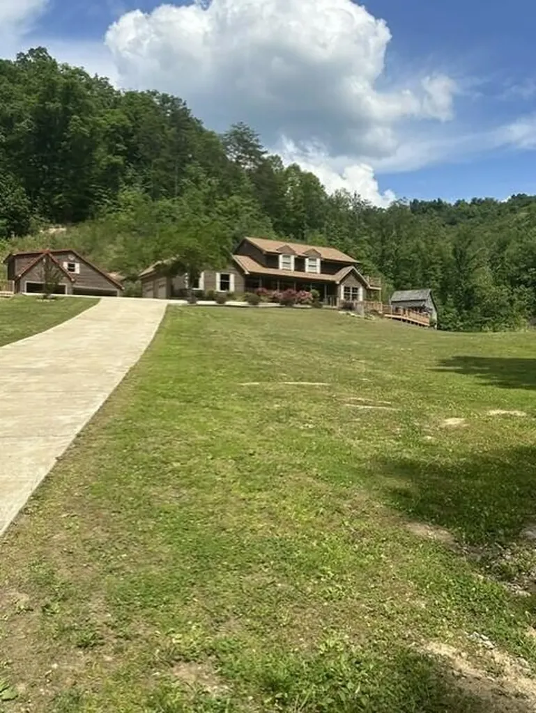 357 Fred’s Fork Prestonsburg KY 41653
