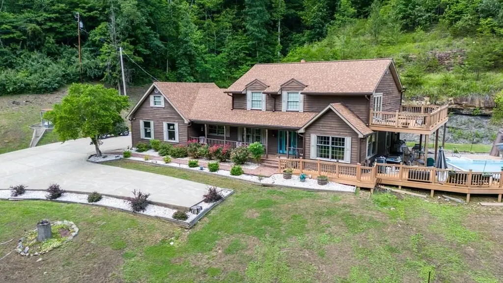 357 Fred's Fork Prestonsburg KY 41653