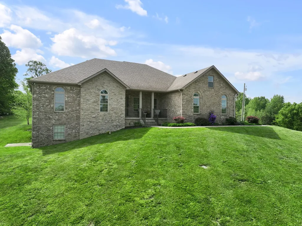 1208 White Oak Road Stamping Ground KY 40379